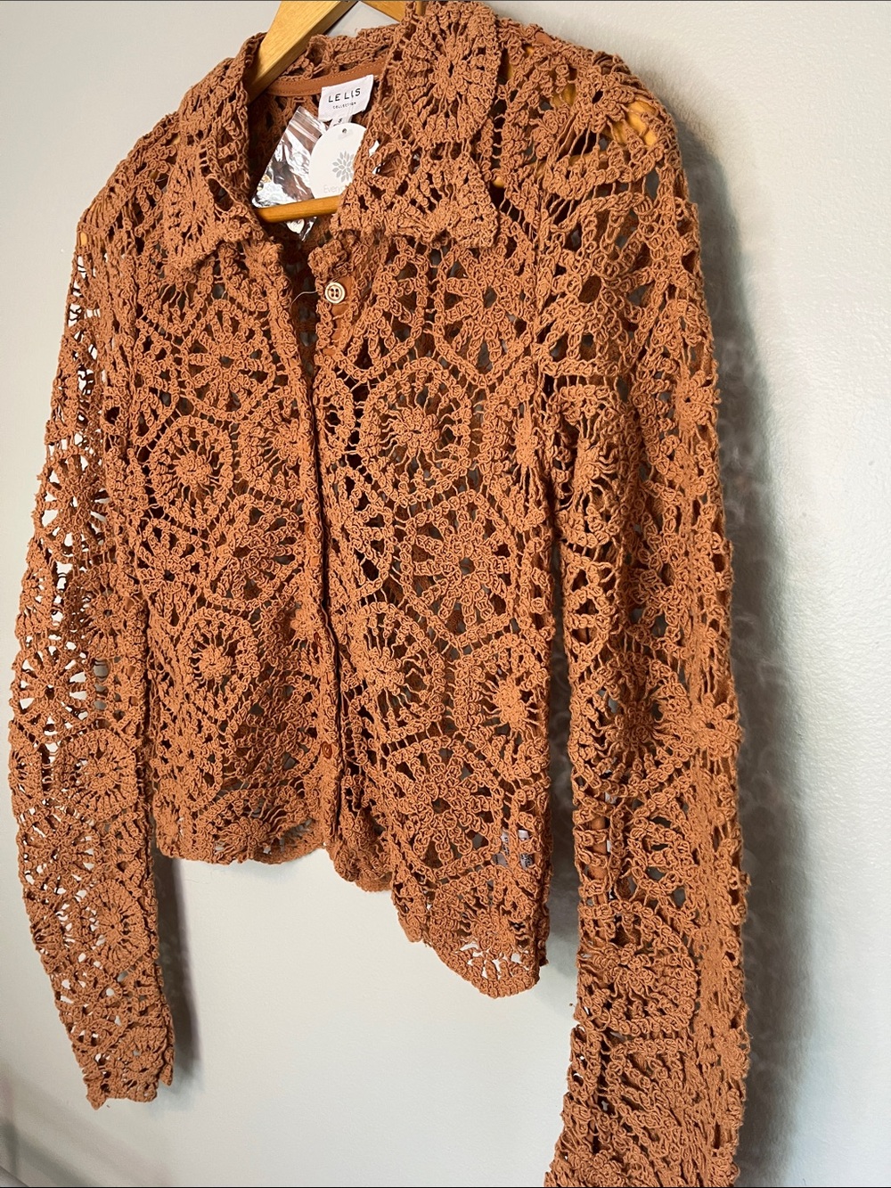 NWT Le Lis Boho Open Knit Crochet Cardigan Shirt Rust Brown - Picture 3 of 12